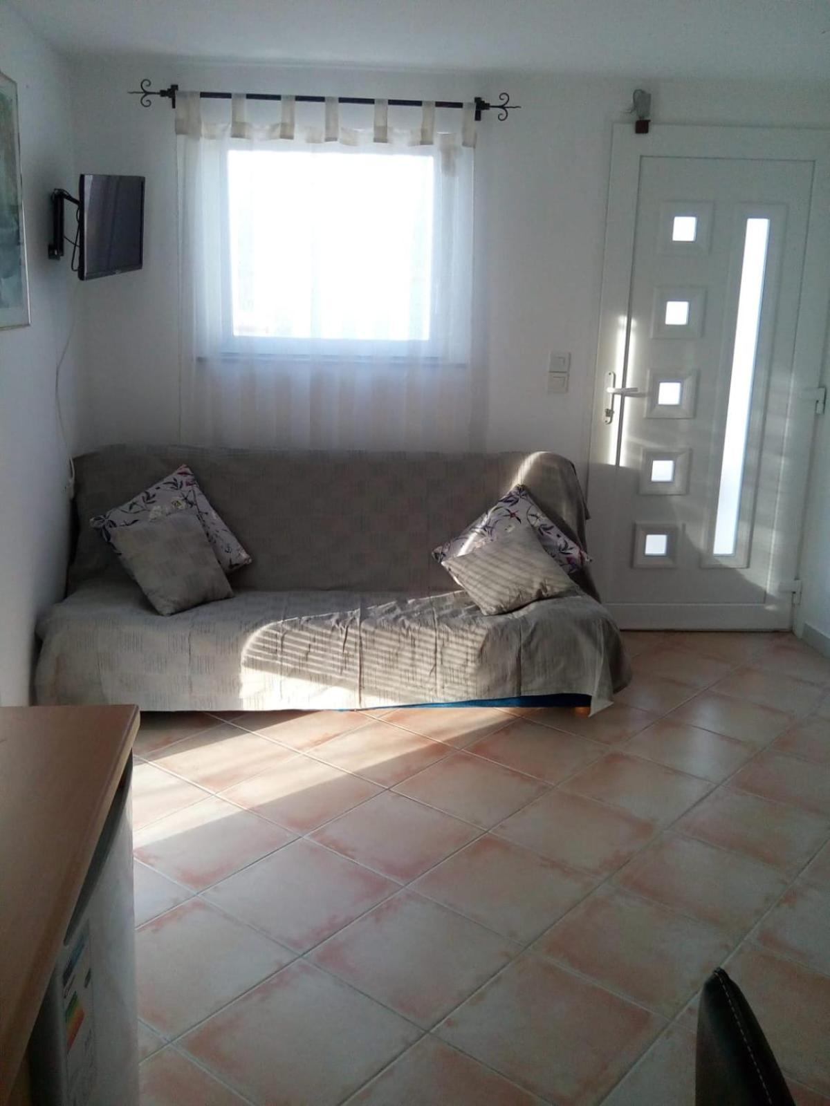 Apartmani Tudek วีร์ ภายนอก รูปภาพ