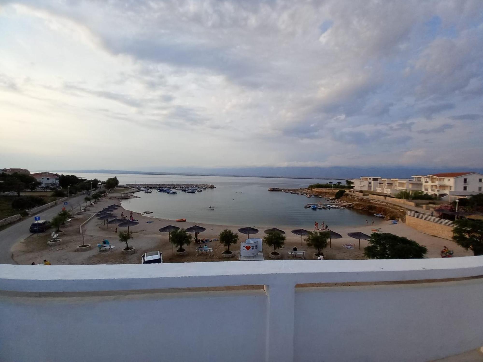 Apartmani Tudek วีร์ ภายนอก รูปภาพ